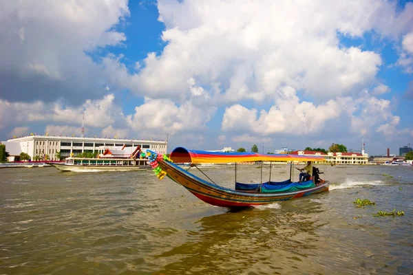 Тайская национальная лодка — стоковое фото