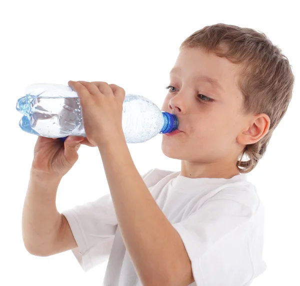 Çocuk ile bir su şişesi — Stok fotoğraf