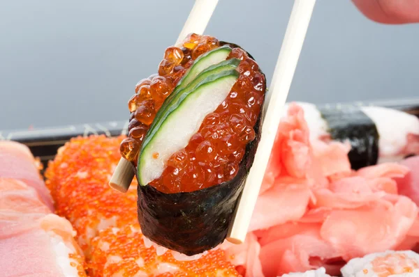 Sortiment av japansk sushi — Stockfoto
