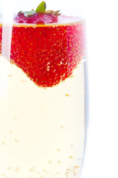 Strawberry with champagne. — Stock Photo, Image