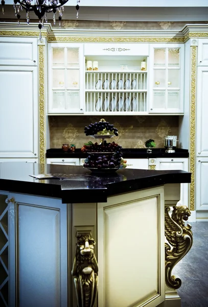 Cozinha moderna clássica — Fotografia de Stock