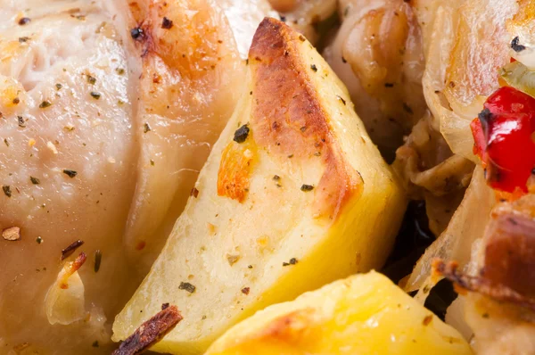 Kartoffel mit Henne. — Stockfoto