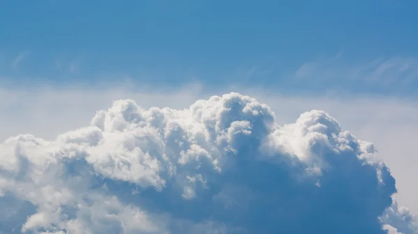 Nära blanka moln — Stockfoto