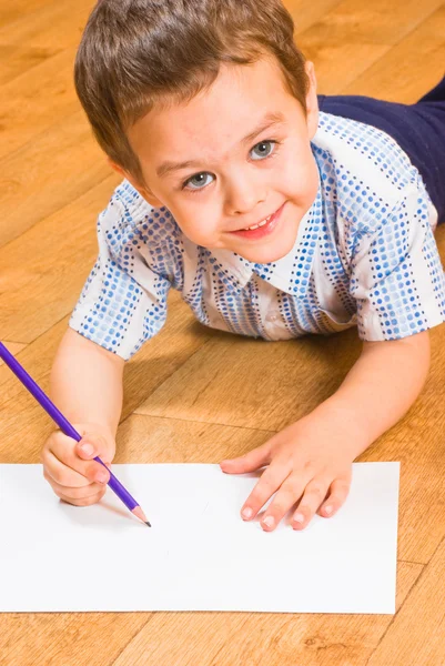Çocuk kalem çizer — Stok fotoğraf