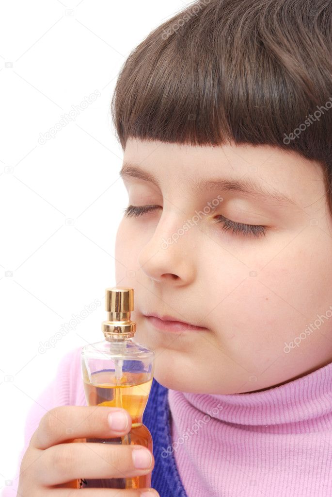 Child smell mother's perfume