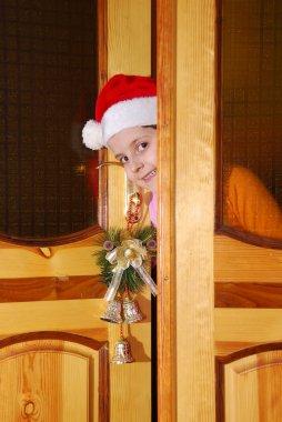 Noel Noel Baba çocuk bakmak kapıdan