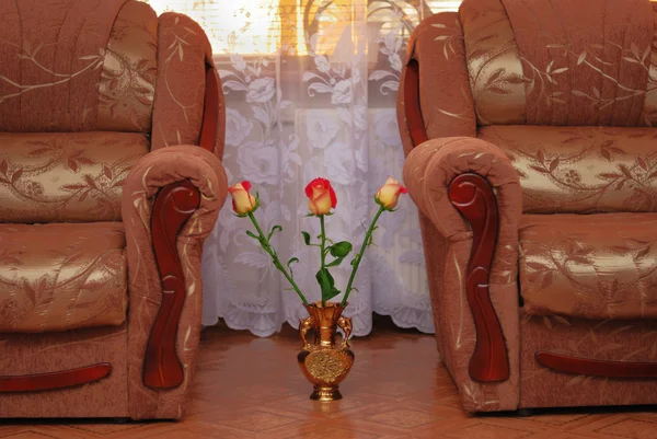 Furniture and roses interier — Stock Photo, Image