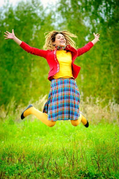 Girl-jumper with dreadlocks — Stock Photo, Image