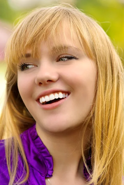 Blonde laughs — Stock Photo, Image