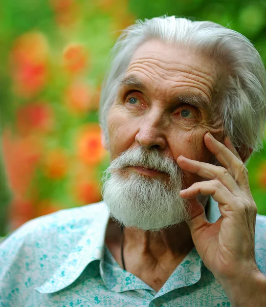 Portrait of elderly man — Stock Photo, Image
