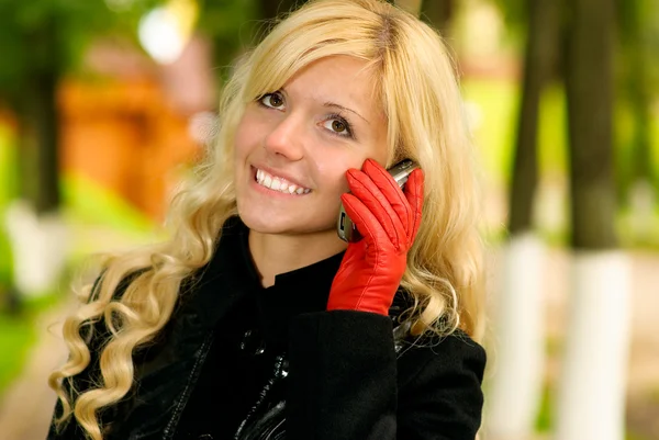 Blonde with mobile phone — Stock Photo, Image