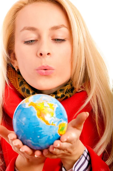 Meisje met globe in handen. — Stockfoto