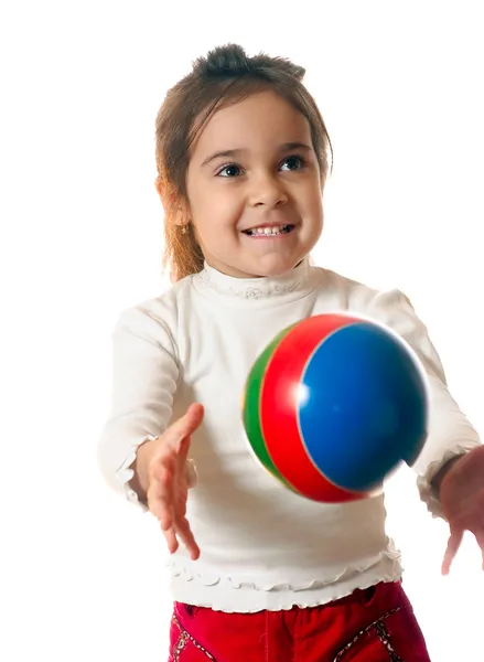 Дошкільна дитина з м'ячем — стокове фото