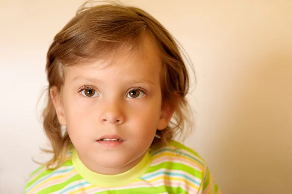 Porträtt av liten flicka — Stockfoto