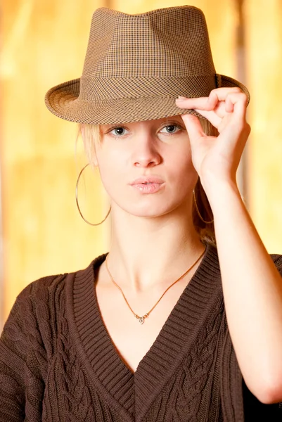 Retrato de mulher de chapéu — Fotografia de Stock