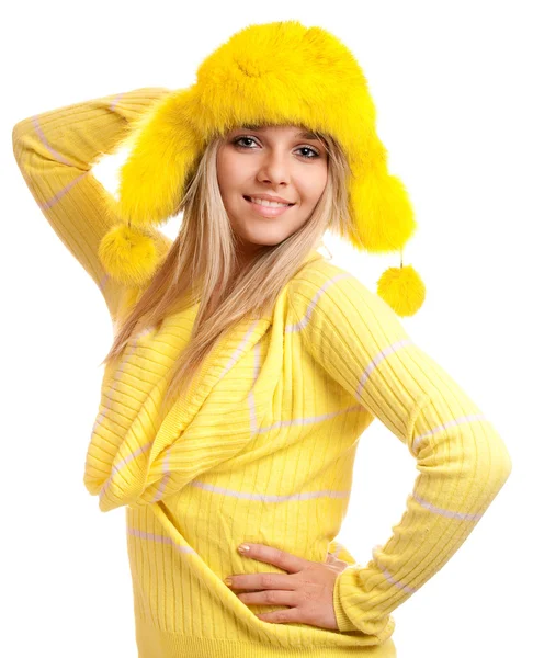 Ritratto di bionda in berretto di pelliccia giallo — Foto Stock