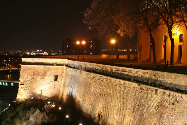 Petrovaradin Festung bu Nacht — Stockfoto