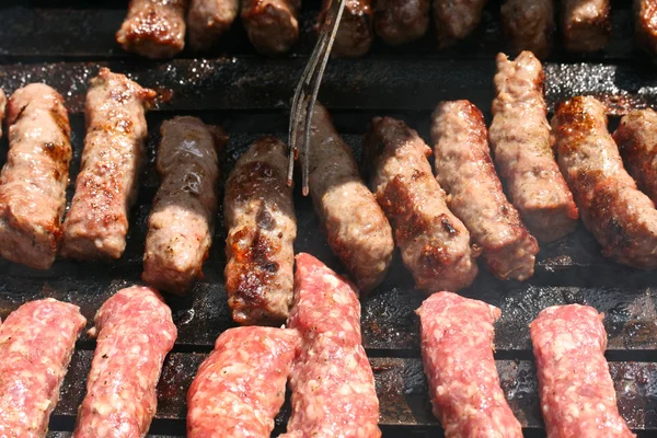 Kebab grillissä — kuvapankkivalokuva