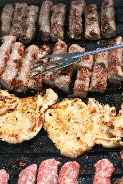 Costeletas de porco e Kebab — Fotografia de Stock