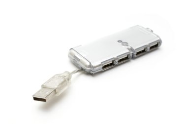 usb hub üzerinde beyaz izole seyahat