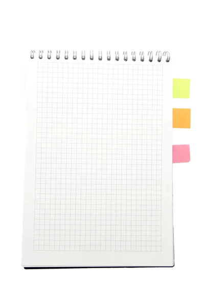 Caderno com marcadores pegajosos isolados — Fotografia de Stock