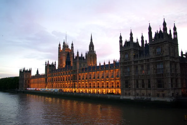 Big Ben'e ve Parlamento — Stok fotoğraf