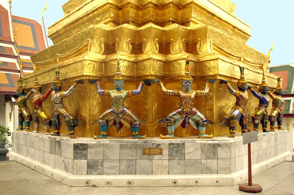 Opiekunowie świątyni w wat phra keo — Zdjęcie stockowe