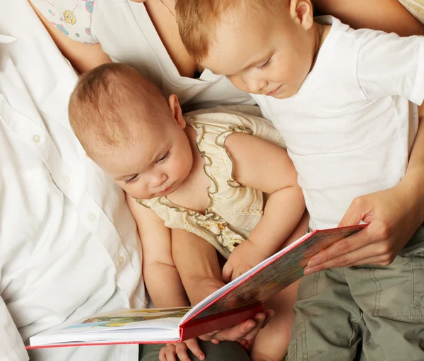 Rodinné čtení — Stock fotografie