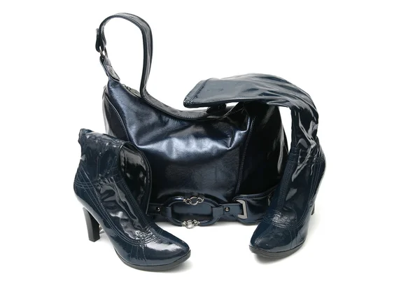 Blaue Damenhandtasche und Stiefel — Stockfoto