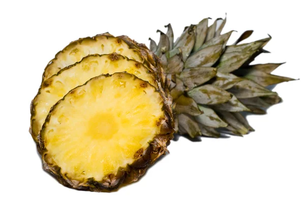 Skär i skivor ananas — Stockfoto