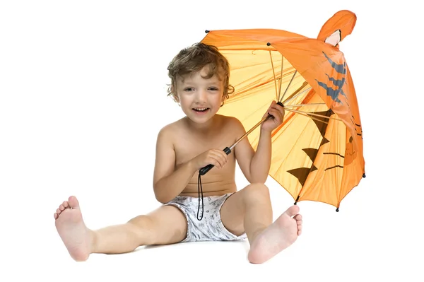 Pojke med paraply — Stockfoto