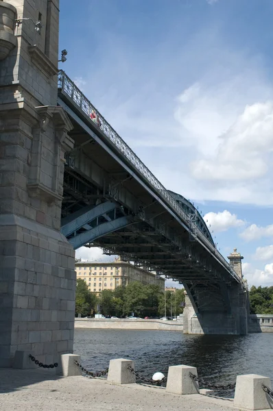 Ponte sul fiume — Foto Stock