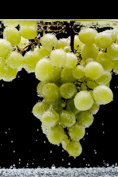 Uvas verdes com bolhas de ar — Fotografia de Stock