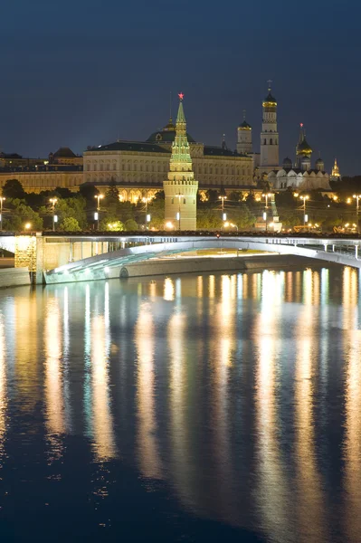 Moskova kremlin ve nehir — Stok fotoğraf