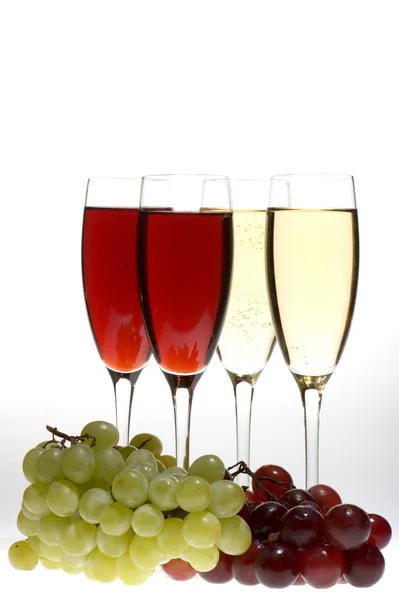 Kieliszki do wina z winogron — Zdjęcie stockowe