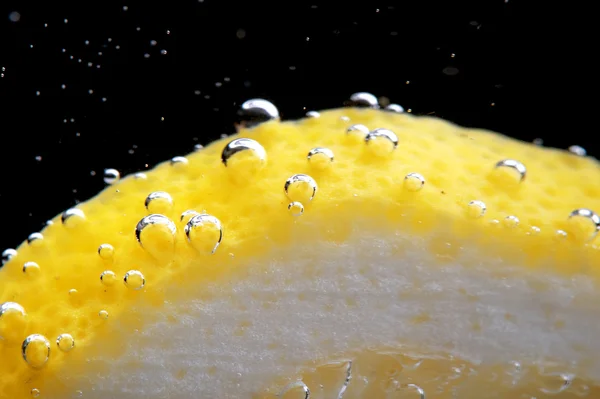 레몬 물 근접 촬영 — 스톡 사진