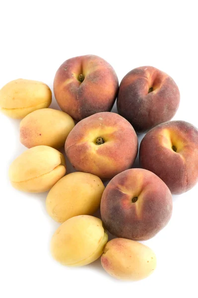 Персик и абрикос — стоковое фото
