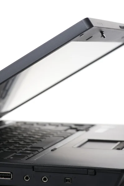 Laptop auf weißem Makro — Stockfoto