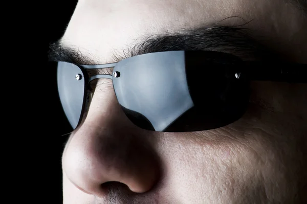 Homme sur lunettes de soleil macro — Photo