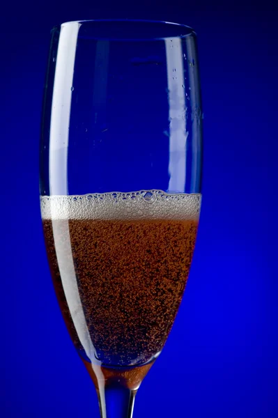 On blue champagne glasses macro — Stock Photo, Image