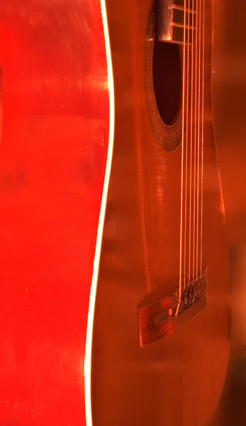 Röd gitarr — Stockfoto
