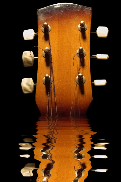 Guitarra de reflexão — Fotografia de Stock