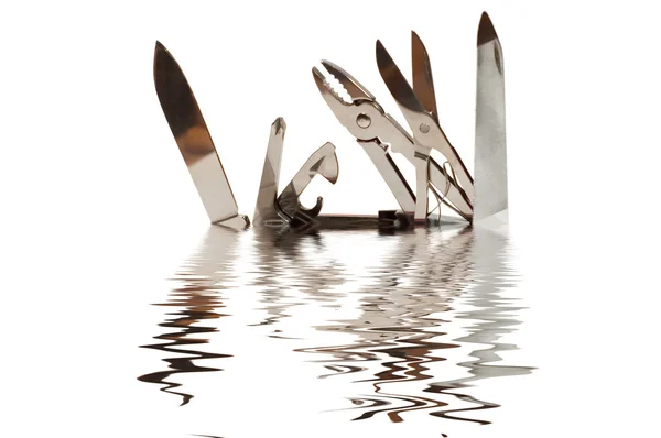 Kniven i vattnet — Stockfoto