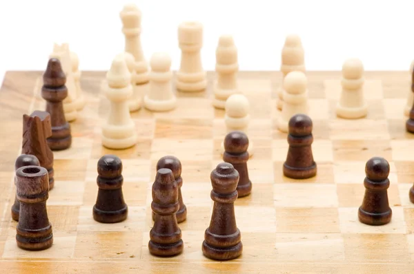 Šachy na bílém pozadí — Stock fotografie