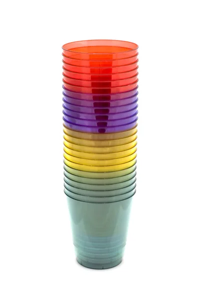 Цветные пластиковые чашки — стоковое фото