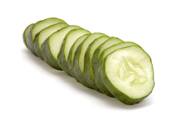 Snijden komkommer — Stockfoto