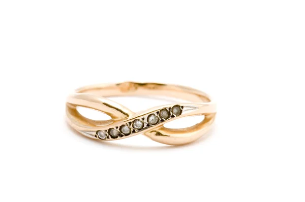Zlatý prsten na bílém pozadí — Stock fotografie