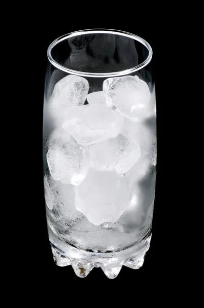 Cubos de hielo en vidrio —  Fotos de Stock