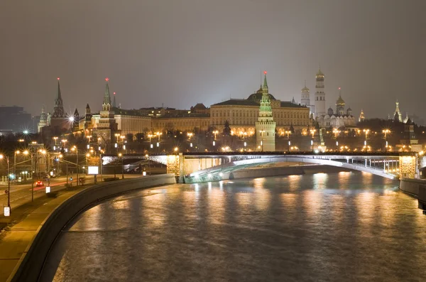 Kremlin in de nacht — Stockfoto