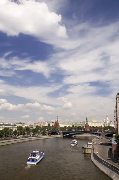 Moskiewski Kreml i rzeki — Zdjęcie stockowe